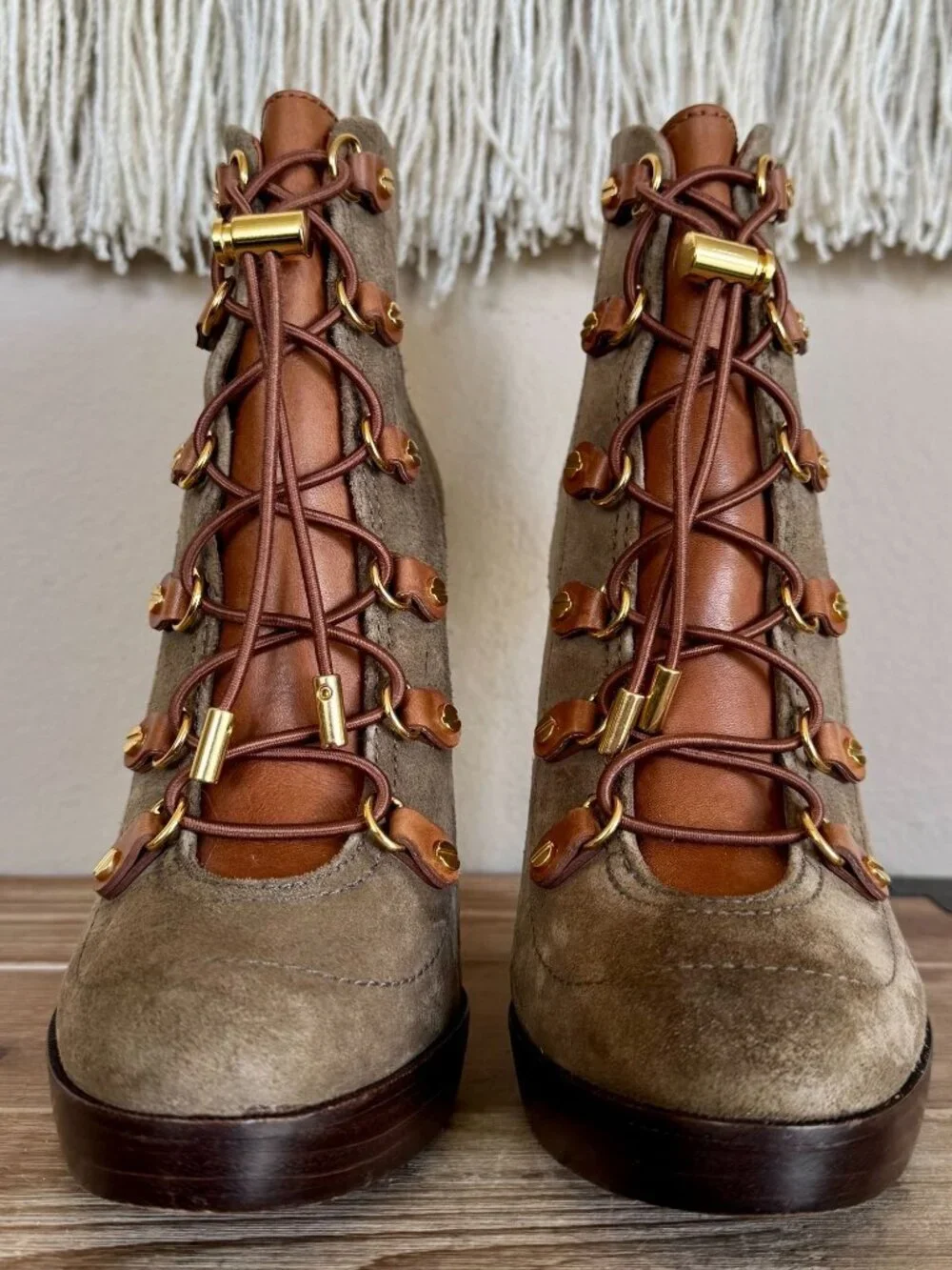 Tory Burch Y2K Halima Tan Suede Lace Up Platform High Heeled Ankle Boots Size 10
